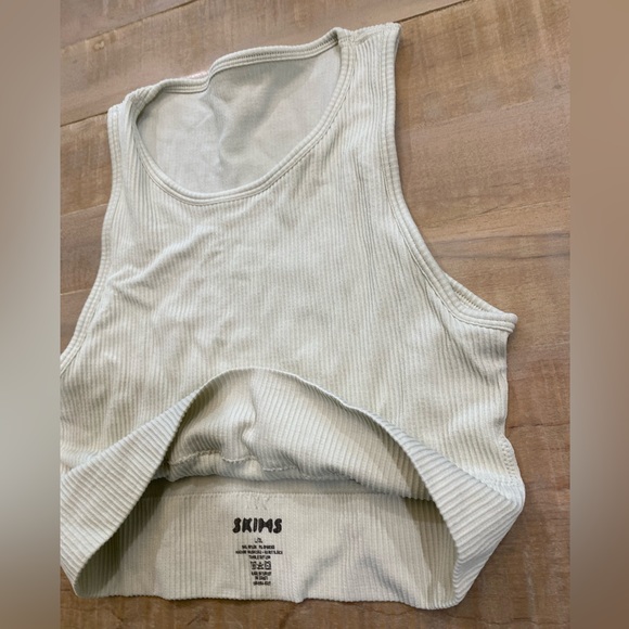 Skims high neck ribbed stretch bralette crop top - Picture 6 of 9